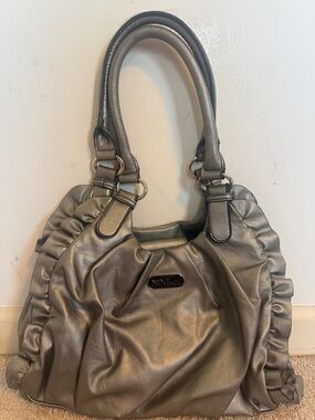 Nine & Co. Metallic Silver Ruched Shoulder Bag